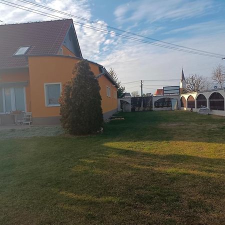 Penzion Pod Sklepy Apartment Novy Prerov Bagian luar foto