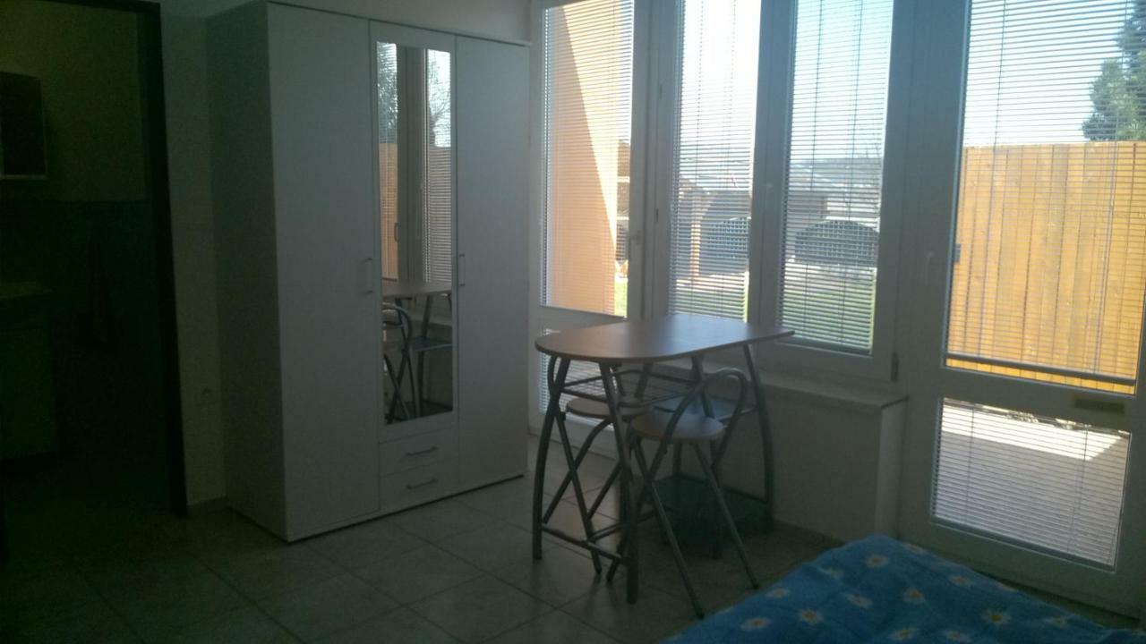 Penzion Pod Sklepy Apartment Novy Prerov Bagian luar foto